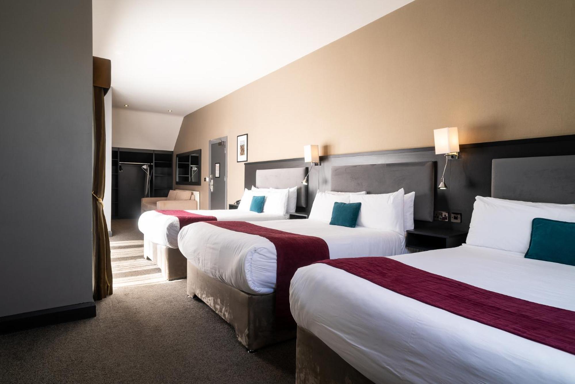 Hotel Cliffs Of Moher 4*