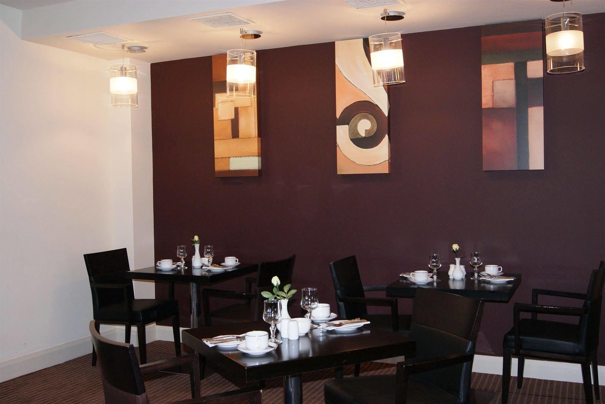 Hotel Cliffs Of Moher 4*