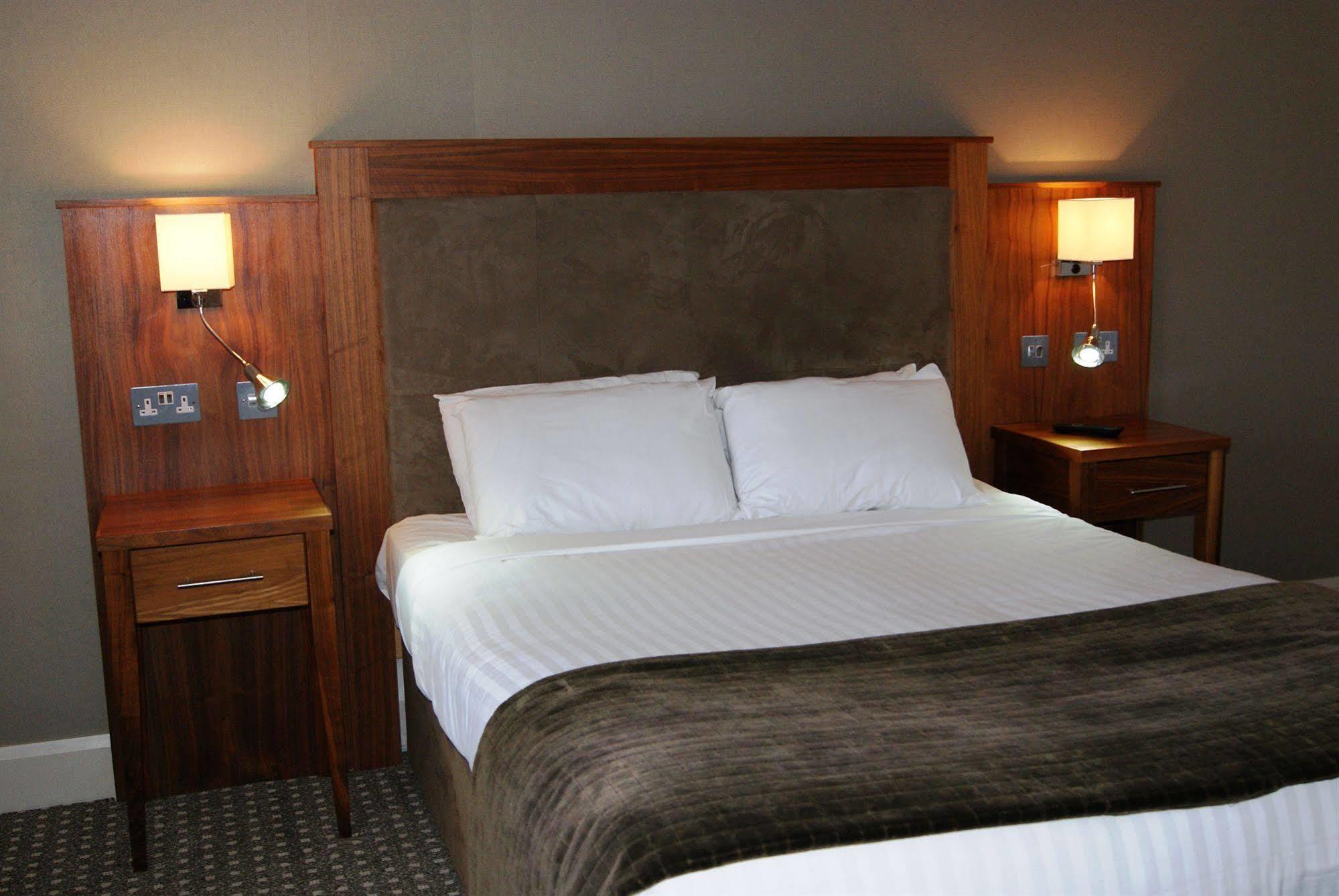 Hotel Cliffs Of Moher 4*